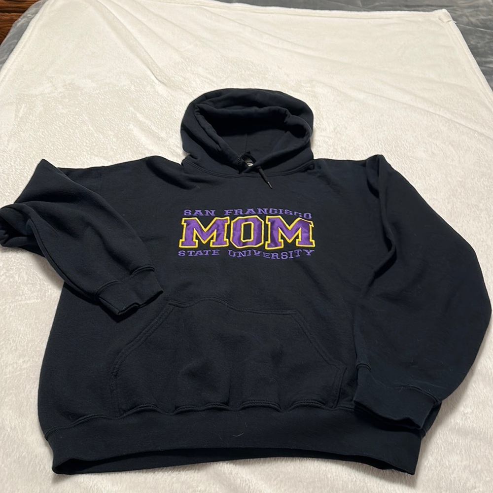 Women’s sweatshirt